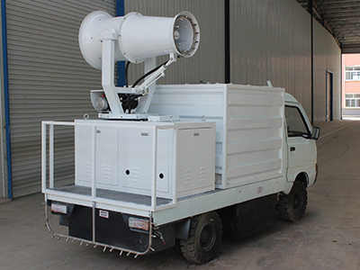 冬季容易起霧霾，這款新能源霧炮車降塵來了解一下