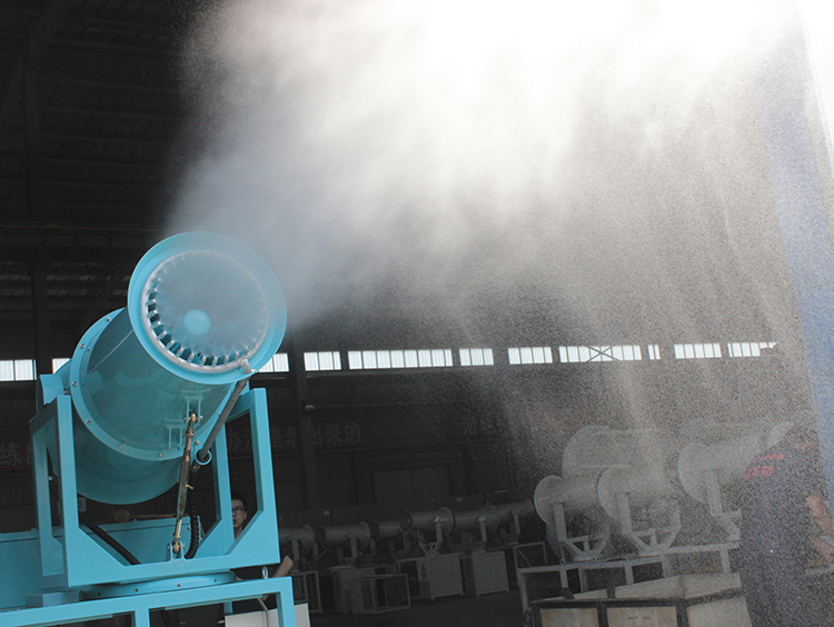 快看！這臺霧炮粉塵治理效果有點(diǎn)牛！