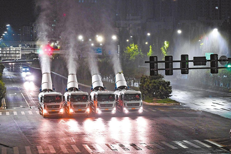 雙流體霧炮機由哪些部件組成？工作原理是什么？