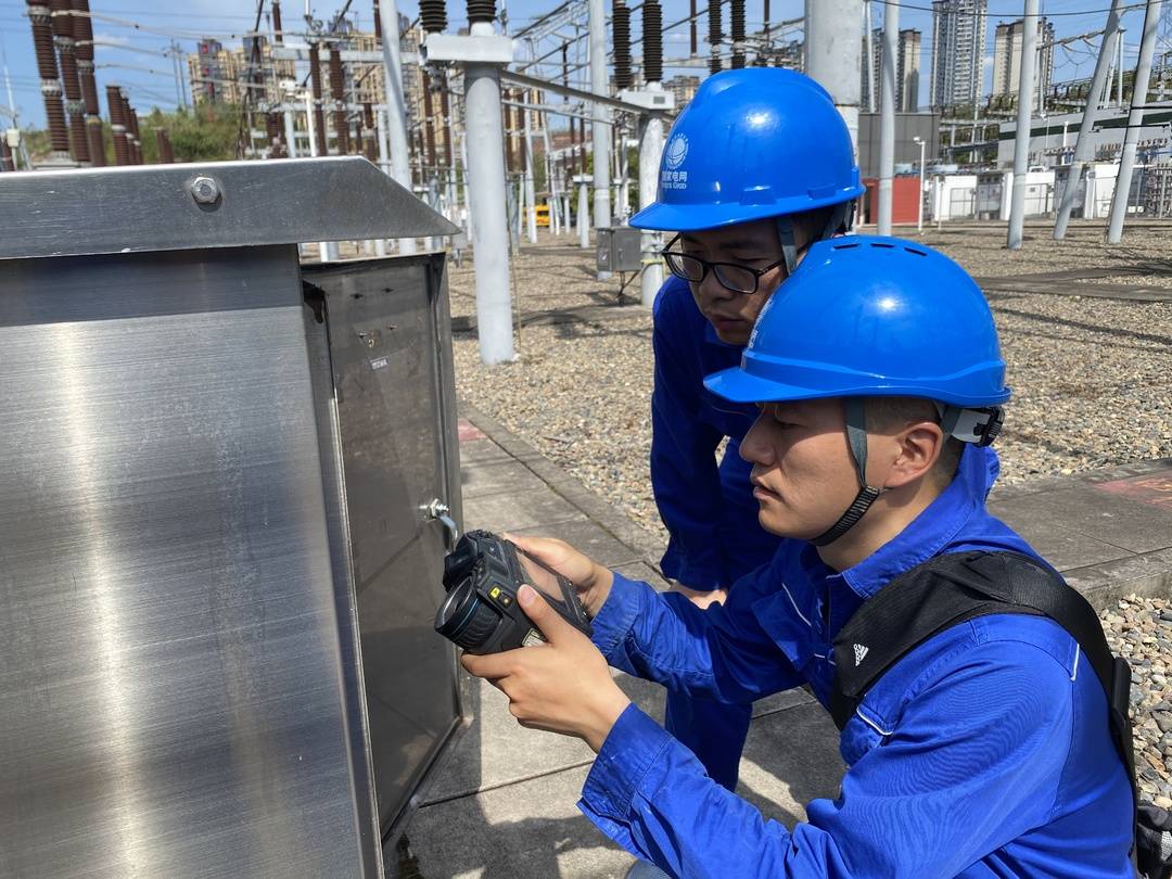 高溫天氣霧炮機為變壓器沖涼降溫